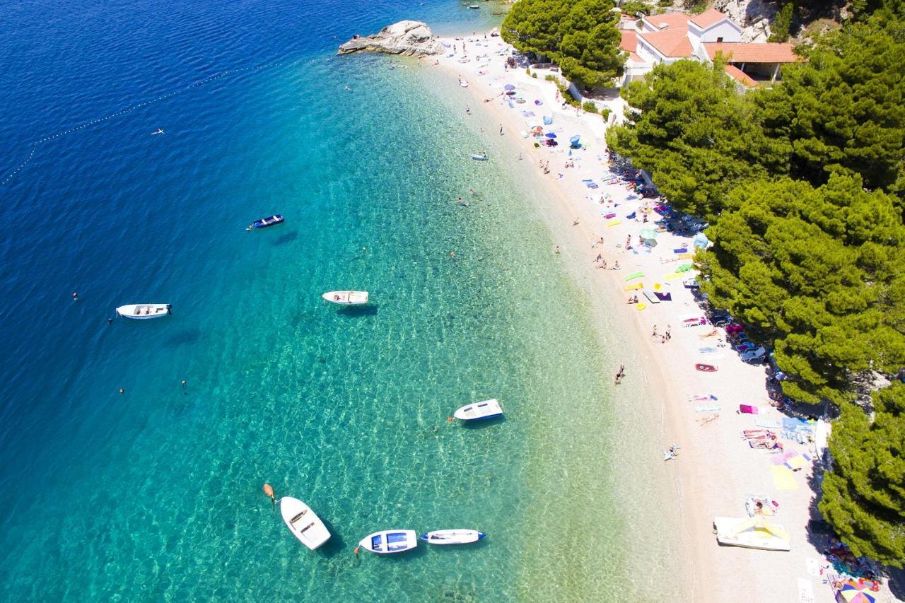 Apartments By The Sea Brela, Makarska - 6007 Экстерьер фото