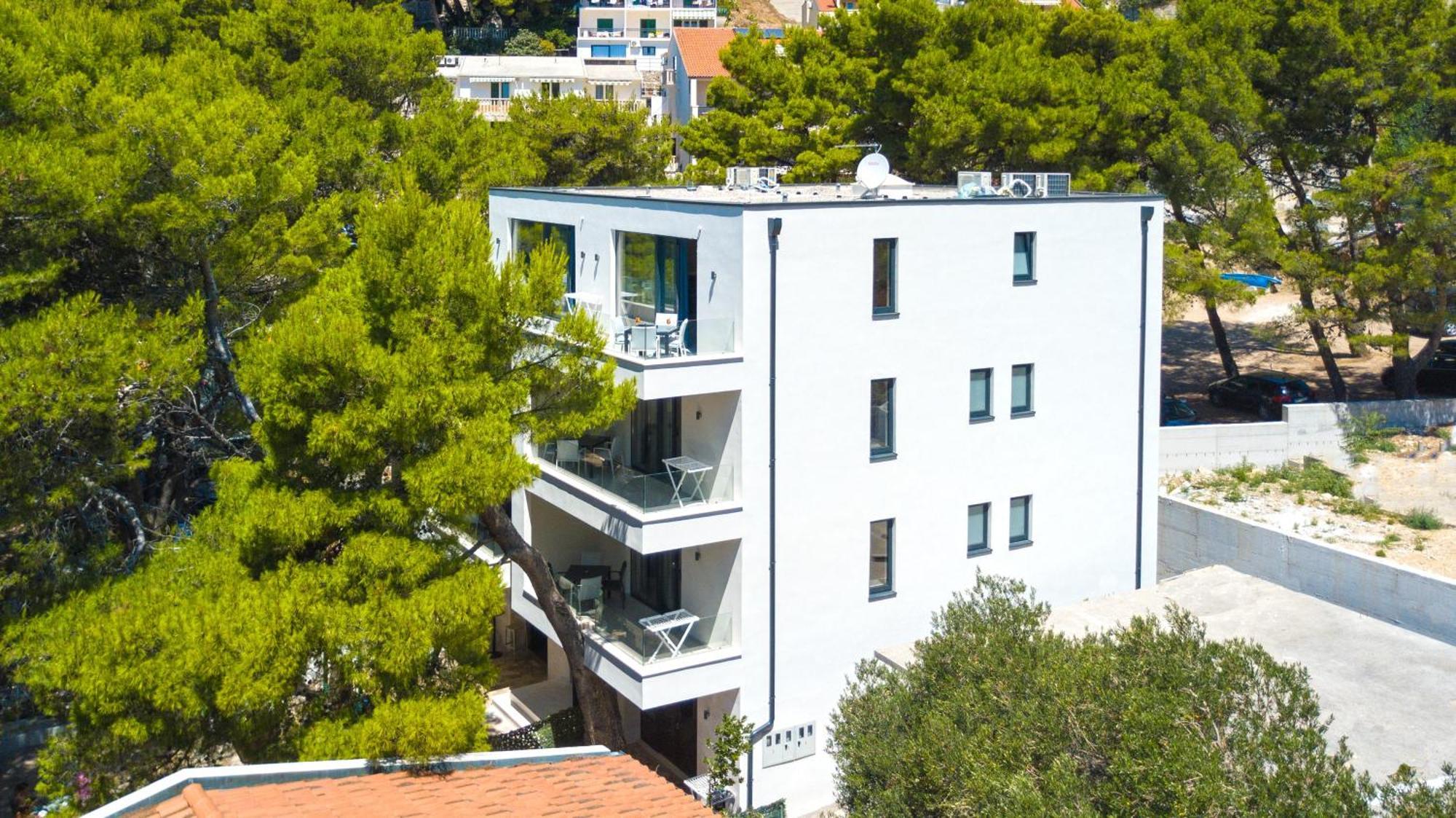 Apartments By The Sea Brela, Makarska - 6007 Экстерьер фото