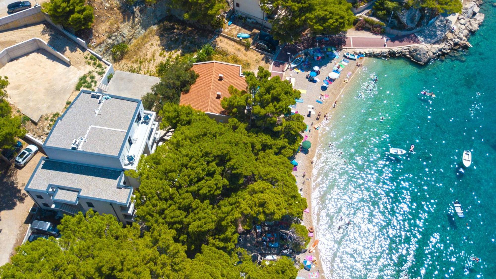 Apartments By The Sea Brela, Makarska - 6007 Экстерьер фото