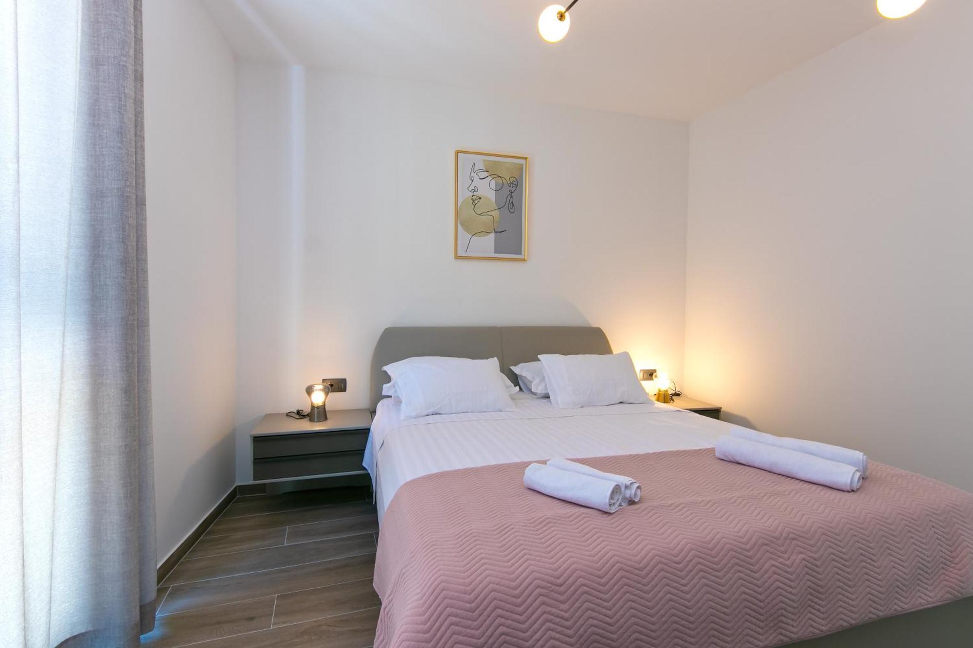 Apartments By The Sea Brela, Makarska - 6007 Номер фото